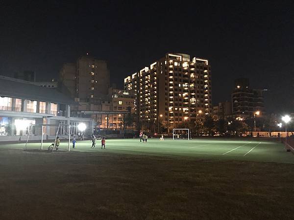 6人制足球照明-夜間足球訓練照明-野地足球照明-20瓦~80