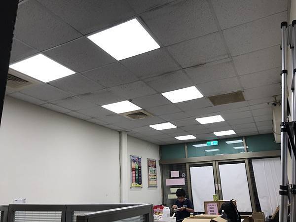 補習班 教室 LED平板燈 安裝工程