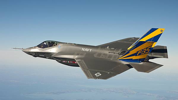 f_35_fighter_jet-2560x1440.jpg