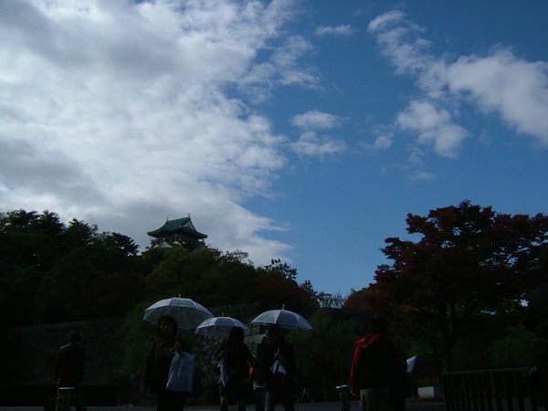 大阪城﹣一下雨、一下晴的天氣