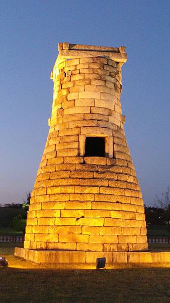 慶州 瞻星臺 (경주 첨성대) 慶州 瞻星臺 (경주 첨성대)