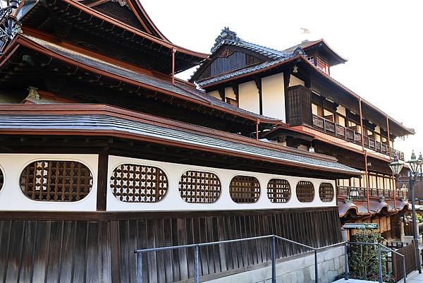 2025日本九州四國本州之旅 - 愛媛縣松山市 道後溫泉本館 2025日本九州四國本州之旅 - 愛媛縣松山市 道後溫泉本館