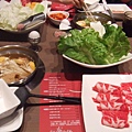 ㄜ..這是我的泡菜鍋啦