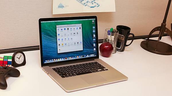 apple-macbook-pro-with-retina-display-15-inch-july-2014-product-photos12