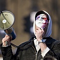 800px-Protest_ACTA_2012-02-11_-_Toulouse_-_18_-_Protester_with_megaphone