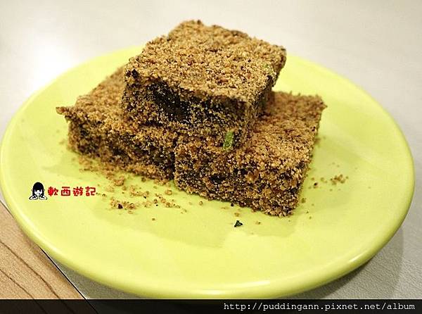 P1390330QQ米血糕 ~用紫米去製作 搭配花生粉跟香菜.JPG