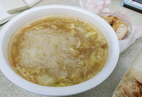 高雄市大社區中山路大社第一家土魠魚羹，獨特料理「雞滷飯」，好