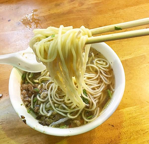 高雄市三民區大豐二路大哥的擔仔麵~晚餐~酒聚~消夜一起來~