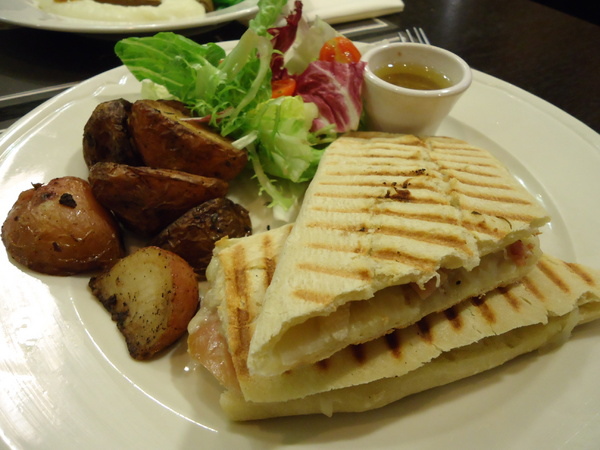 PAUL保羅麵包沙龍(台中新光三越中港店):【PAUL台中店】 PAUL 花都小酒館料理~~~保羅麵包沙龍(台中中港店) PAUL保羅麵包沙龍(台中新光三越中港店):【PAUL台中店】 PAUL 花都小酒館料理~~~保羅麵包沙龍(台中中港店)
