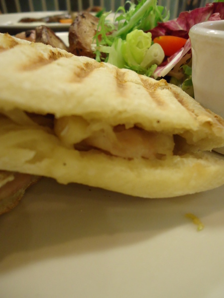 PAUL保羅麵包沙龍(台中新光三越中港店):【PAUL台中店】 PAUL 花都小酒館料理~~~保羅麵包沙龍(台中中港店) PAUL保羅麵包沙龍(台中新光三越中港店):【PAUL台中店】 PAUL 花都小酒館料理~~~保羅麵包沙龍(台中中港店)