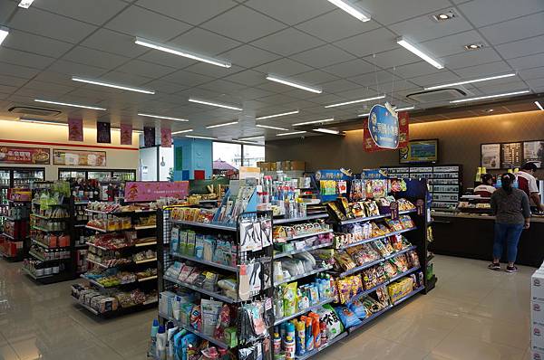 LRG_DSC06176.jpeg LRG_DSC06176.jpeg