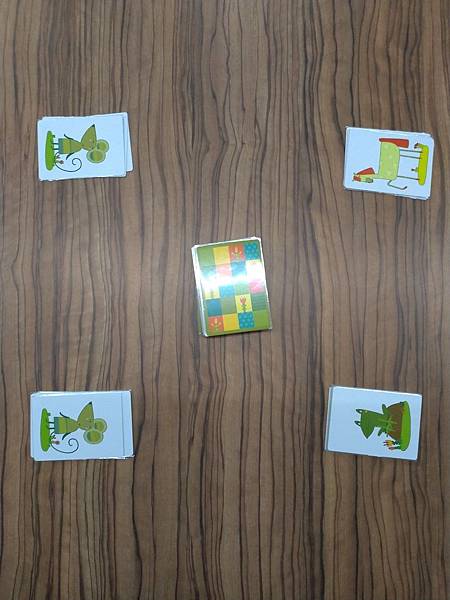 智人 Homo sapiens 附中文說明書 開箱及規則介紹 智人 Homo sapiens 附中文說明書 開箱及規則介紹