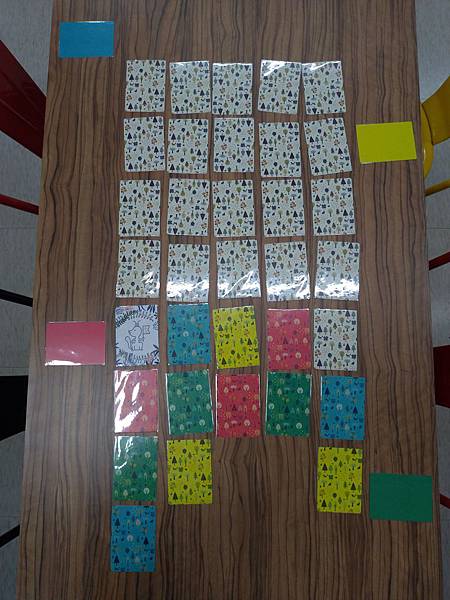 松鼠取堅果 Squeeerrels 附中文說明書 開箱及規則 松鼠取堅果 Squeeerrels 附中文說明書 開箱及規則