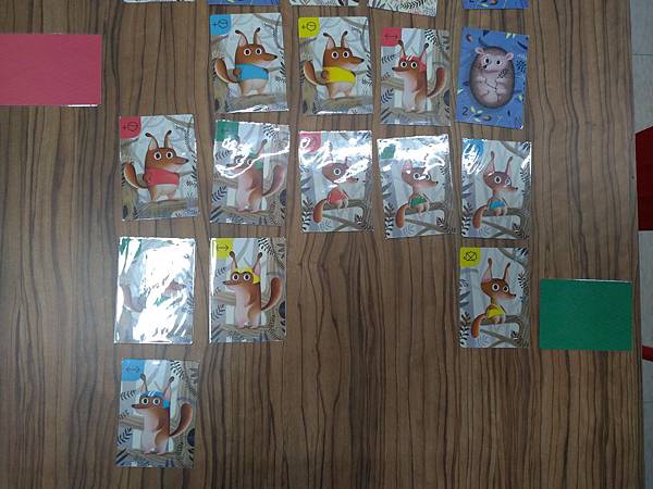 松鼠取堅果 Squeeerrels 附中文說明書 開箱及規則 松鼠取堅果 Squeeerrels 附中文說明書 開箱及規則