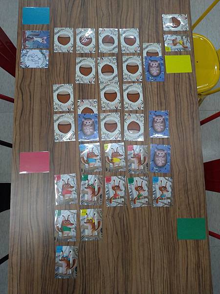 松鼠取堅果 Squeeerrels 附中文說明書 開箱及規則 松鼠取堅果 Squeeerrels 附中文說明書 開箱及規則