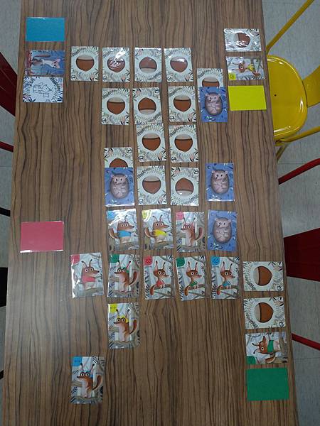 松鼠取堅果 Squeeerrels 附中文說明書 開箱及規則 松鼠取堅果 Squeeerrels 附中文說明書 開箱及規則