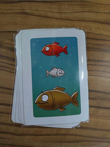 大魚吃小魚 PIRANHAS 繁體中文版 開箱及規則介紹 b 大魚吃小魚 PIRANHAS 繁體中文版 開箱及規則介紹 b