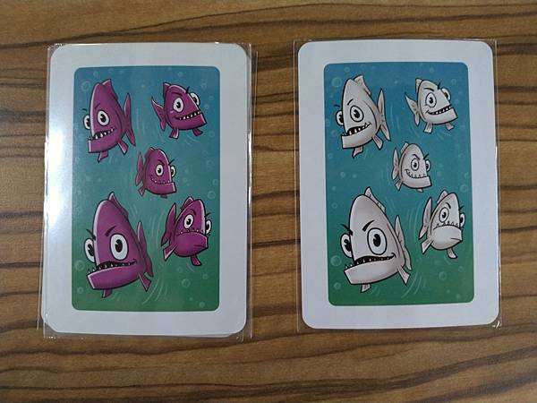 大魚吃小魚 PIRANHAS 繁體中文版 開箱及規則介紹 b 大魚吃小魚 PIRANHAS 繁體中文版 開箱及規則介紹 b