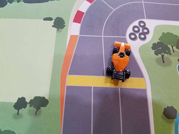 玩命賽道 DOWNFORCE 繁體中文版 開箱及規則介紹 b 玩命賽道 DOWNFORCE 繁體中文版 開箱及規則介紹 b