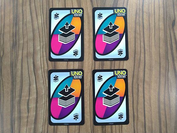 Uno Flip Card Game 附中文卡表 開箱及規則 Uno Flip Card Game 附中文卡表 開箱及規則
