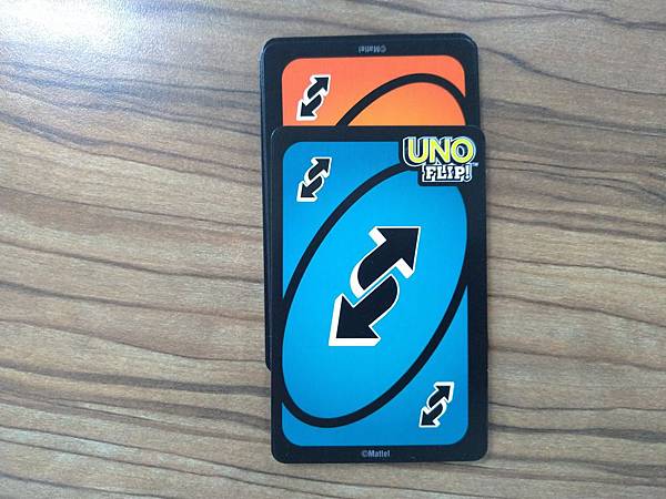 Uno Flip Card Game 附中文卡表 開箱及規則 Uno Flip Card Game 附中文卡表 開箱及規則