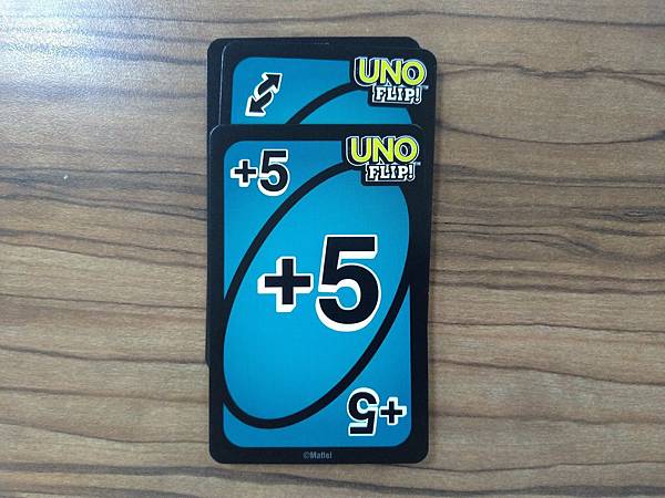 Uno Flip Card Game 附中文卡表 開箱及規則 Uno Flip Card Game 附中文卡表 開箱及規則