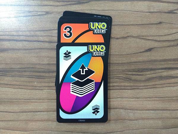 Uno Flip Card Game 附中文卡表 開箱及規則 Uno Flip Card Game 附中文卡表 開箱及規則