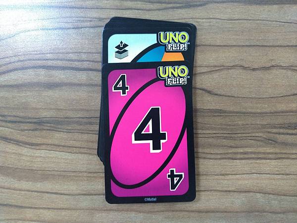 Uno Flip Card Game 附中文卡表 開箱及規則 Uno Flip Card Game 附中文卡表 開箱及規則