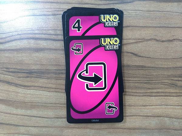 Uno Flip Card Game 附中文卡表 開箱及規則 Uno Flip Card Game 附中文卡表 開箱及規則