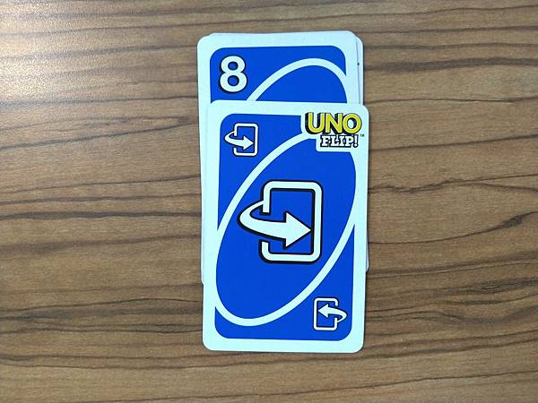 Uno Flip Card Game 附中文卡表 開箱及規則 Uno Flip Card Game 附中文卡表 開箱及規則
