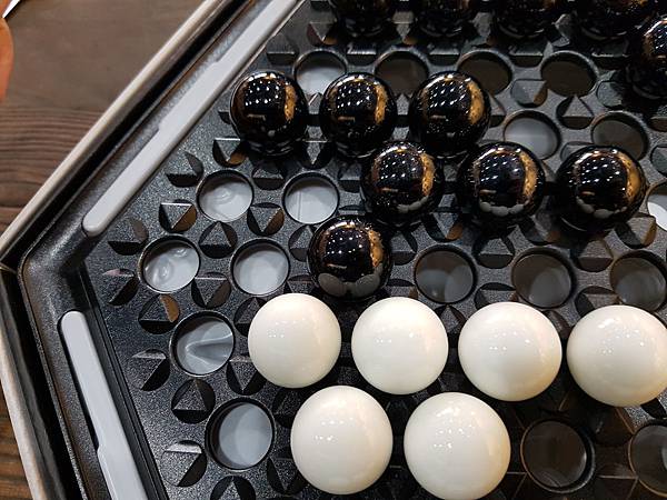 角力棋 ABALONE 繁體中文版 開箱及規則介紹 by 高 角力棋 ABALONE 繁體中文版 開箱及規則介紹 by 高