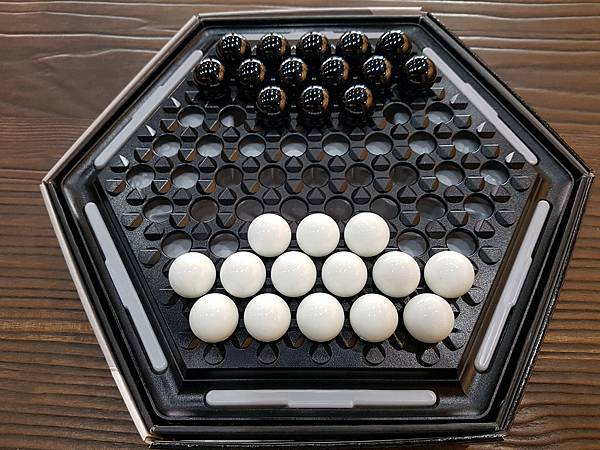 角力棋 ABALONE 繁體中文版 開箱及規則介紹 by 高 角力棋 ABALONE 繁體中文版 開箱及規則介紹 by 高