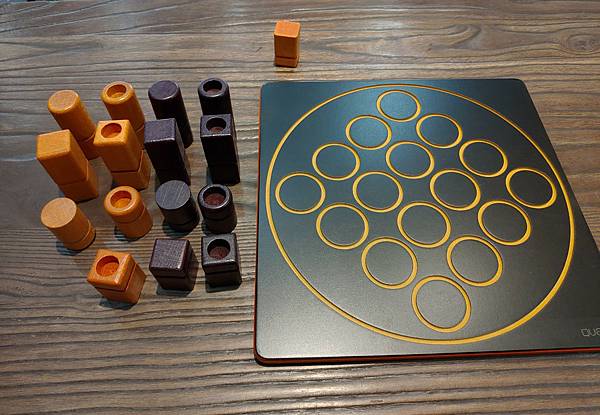 四連戰 QUARTO 繁體中文版 開箱及規則介紹 by 高雄 四連戰 QUARTO 繁體中文版 開箱及規則介紹 by 高雄