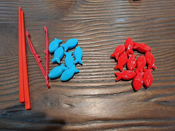 筷喂小鳥 Feed Us 繁體中文版  開箱及規則介紹 by