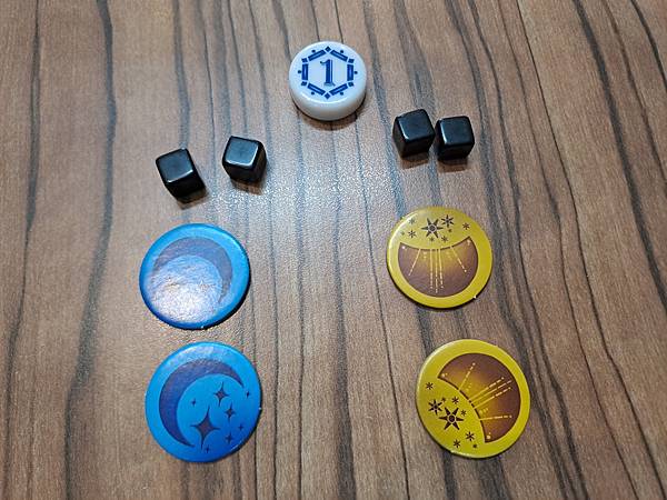 花磚密語:對決 Azul Duel 繁體中文版 開箱及規則介 花磚密語:對決 Azul Duel 繁體中文版 開箱及規則介