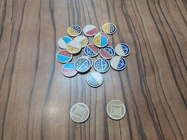 花磚密語:對決 Azul Duel 繁體中文版 開箱及規則介 花磚密語:對決 Azul Duel 繁體中文版 開箱及規則介