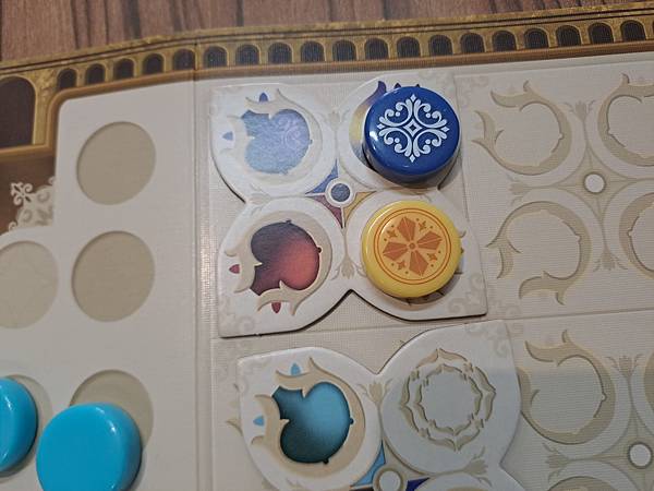 花磚密語:對決 Azul Duel 繁體中文版 開箱及規則介 花磚密語:對決 Azul Duel 繁體中文版 開箱及規則介