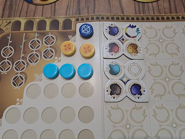 花磚密語:對決 Azul Duel 繁體中文版 開箱及規則介 花磚密語:對決 Azul Duel 繁體中文版 開箱及規則介