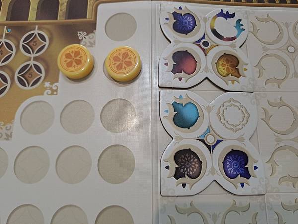 花磚密語:對決 Azul Duel 繁體中文版 開箱及規則介 花磚密語:對決 Azul Duel 繁體中文版 開箱及規則介