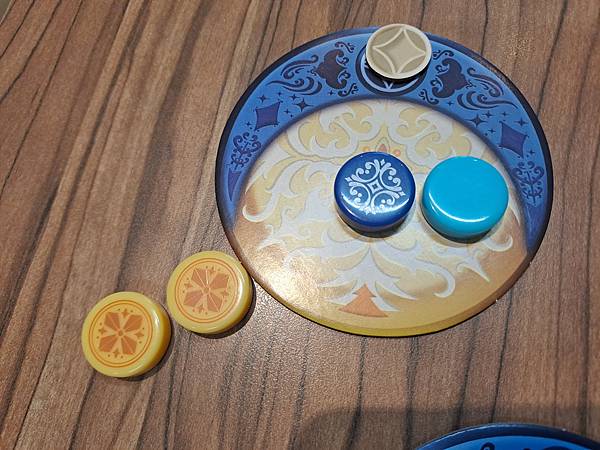 花磚密語:對決 Azul Duel 繁體中文版 開箱及規則介 花磚密語:對決 Azul Duel 繁體中文版 開箱及規則介