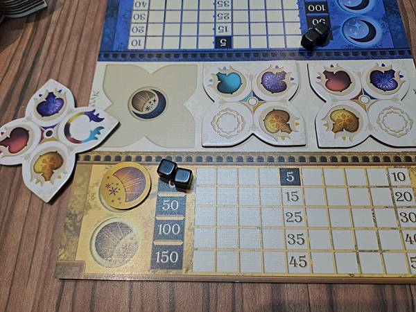 花磚密語:對決 Azul Duel 繁體中文版 開箱及規則介 花磚密語:對決 Azul Duel 繁體中文版 開箱及規則介