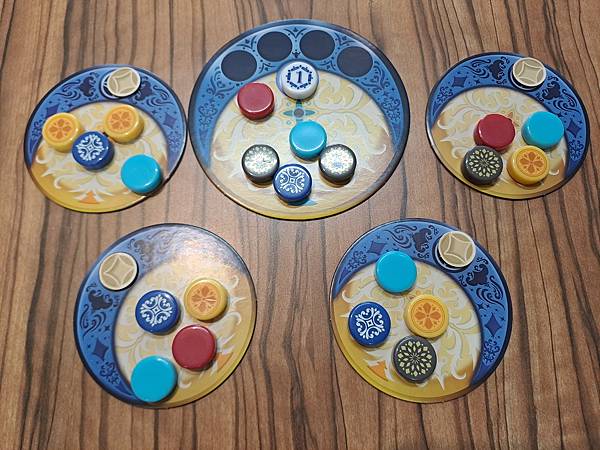 花磚密語:對決 Azul Duel 繁體中文版 開箱及規則介 花磚密語:對決 Azul Duel 繁體中文版 開箱及規則介