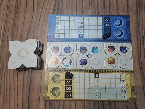 花磚密語:對決 Azul Duel 繁體中文版 開箱及規則介 花磚密語:對決 Azul Duel 繁體中文版 開箱及規則介