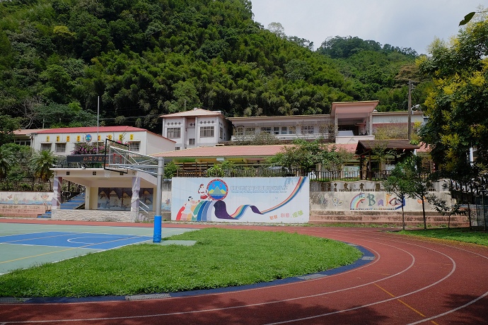 桃園 鐵木瀑布 霞雲國小 桃園復興徒步一分鐘瀑布祕境 奈威爾i 悠遊 痞客邦