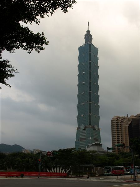 遠眺Taipei 1O1...(by Olympus E410)