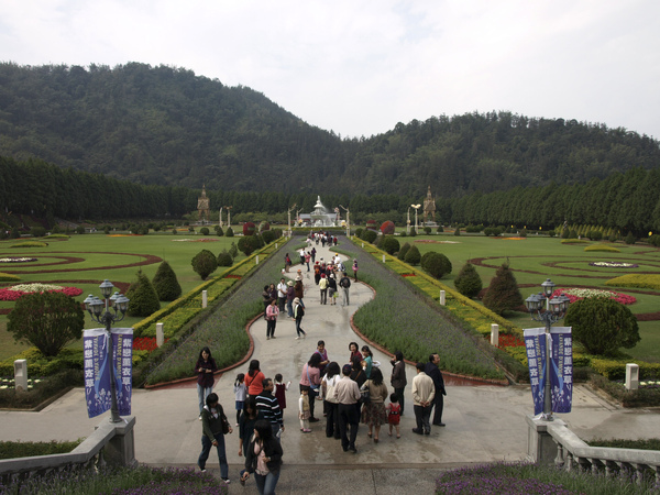 歐洲花園---賞薰衣草的最好地方囉!