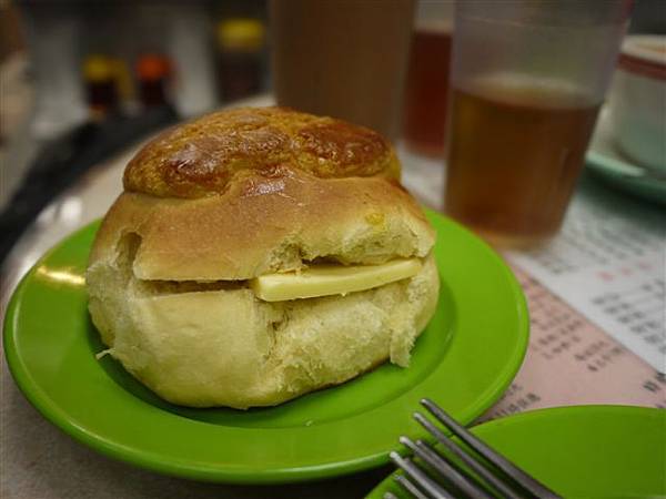 金鳳茶餐廳-正港冰火菠蘿油 