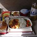 韓亞飛機餐-喝遍飛機餐上的所有啤酒  MAX麥香味 最重 最好喝~