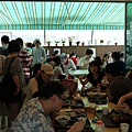 營業時間11~16 中午擠滿了當地人與觀光客.JPG