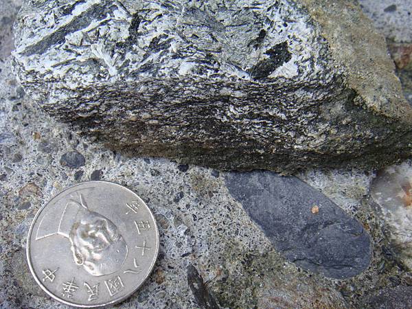 地調報告 角閃岩 粉鳥林 Pure19的相簿 痞客邦 地調報告 角閃岩 粉鳥林 Pure19的相簿 痞客邦